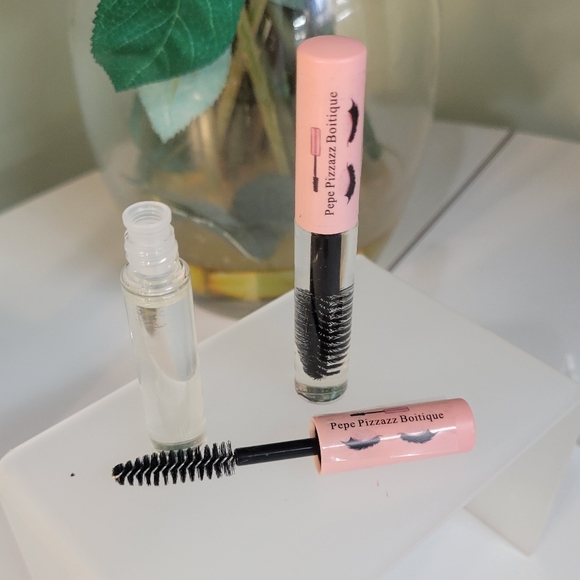 Amazing Proprietary Handmade Formula PURE Castor oil & vit E. GROWS long lashes - Picture 5 of 15